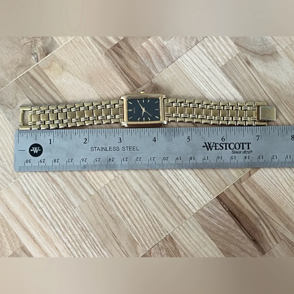 Seiko Vintage Tank Watch Black Rectangular Dial Gold-Tone Case Bracelet